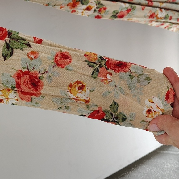 Agnes & Dora Earhart Dress Size Medium Large Beige Floral Print Stretch Dress - Picture 6 of 8